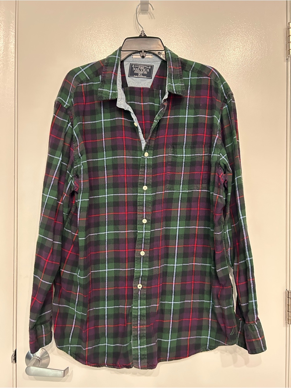 Nautica Flannel Shirt Plaid Button Down L / S Green Purple Red Men’s XL EUC